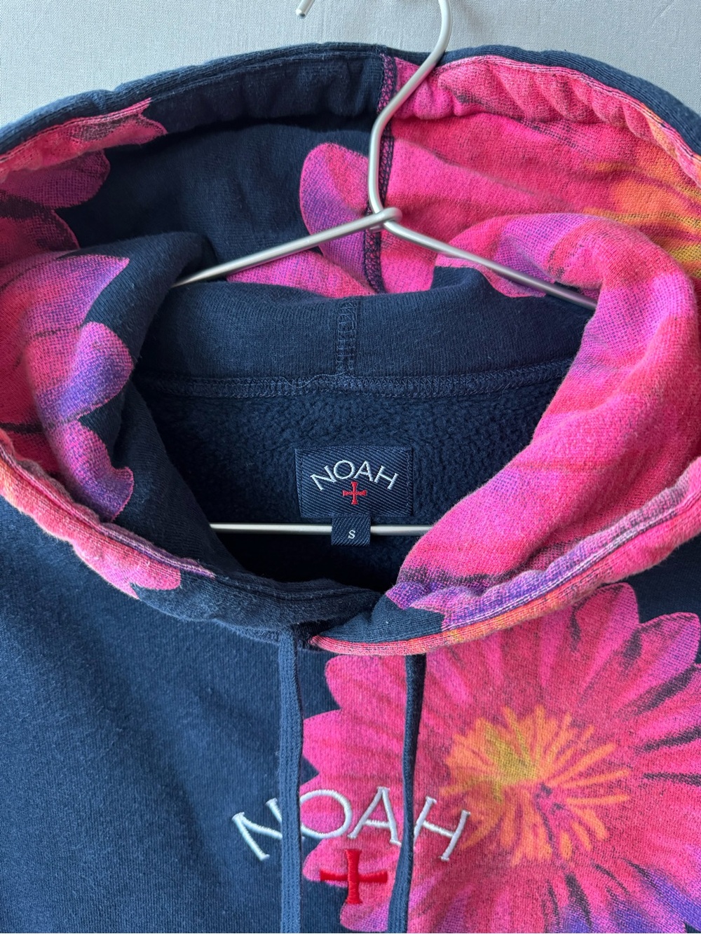 Noah x The B-52s Collaboration Hoodie - All Over Floral Print on Navy Base - S - Picture 2 of 7